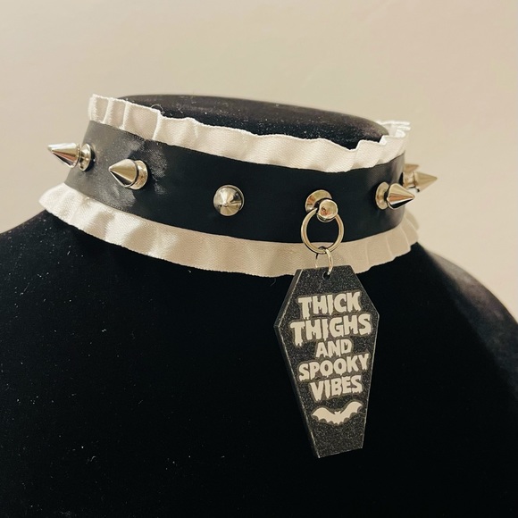 Spooky vibes black and white Halloween choker - Picture 2 of 3